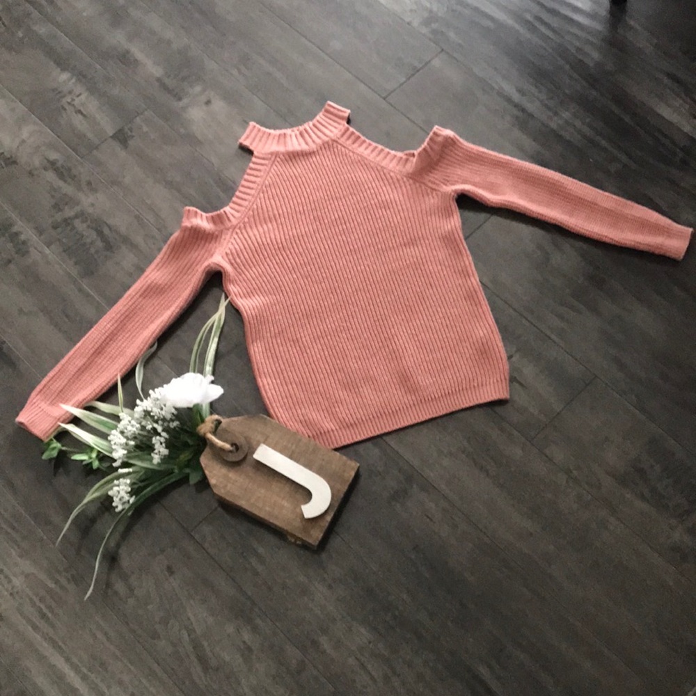 Love By Chesley Pink Sweater w/Shoulder Cut Outs Size Medium